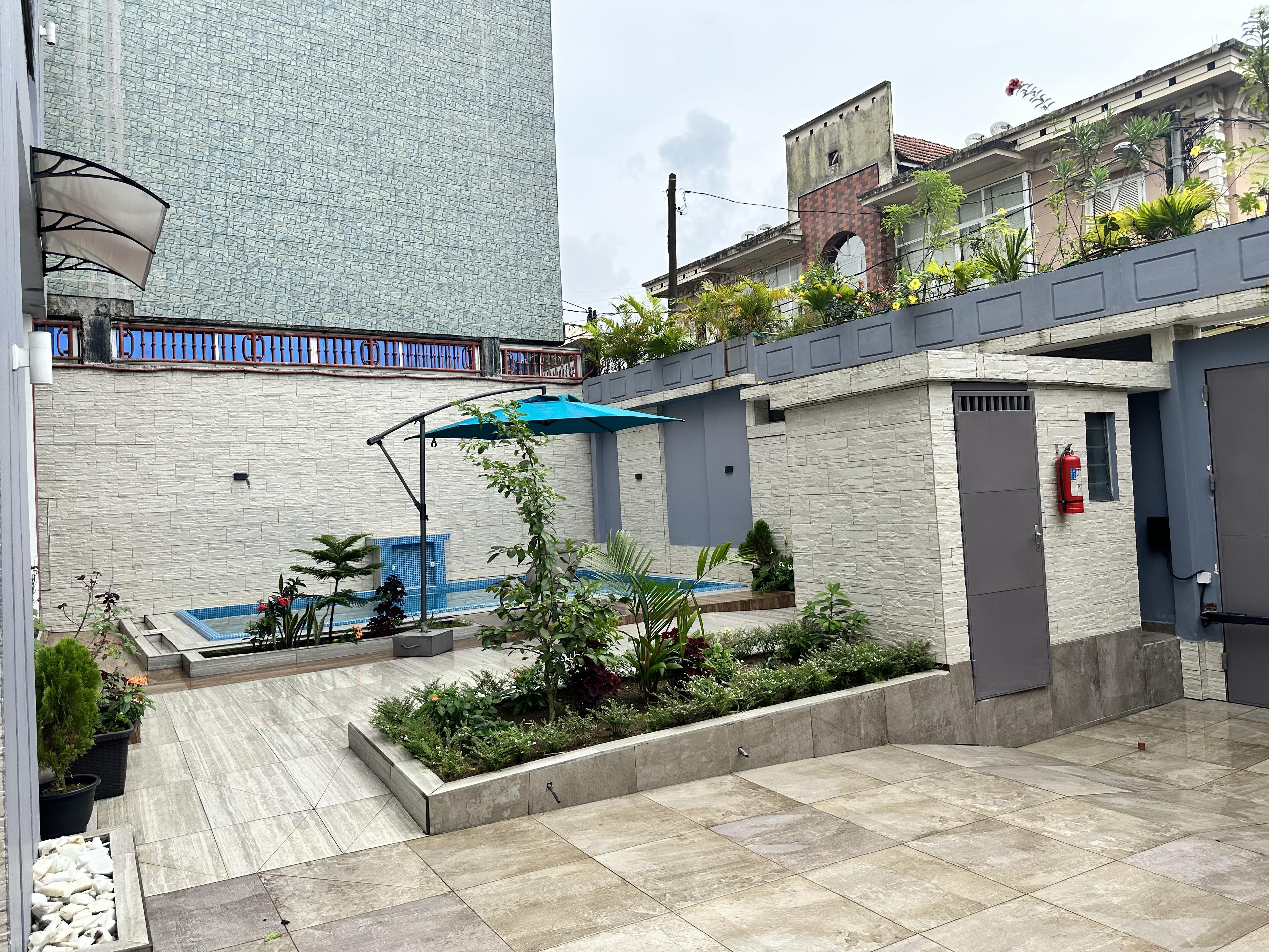 Only Resort exterior in Makepe