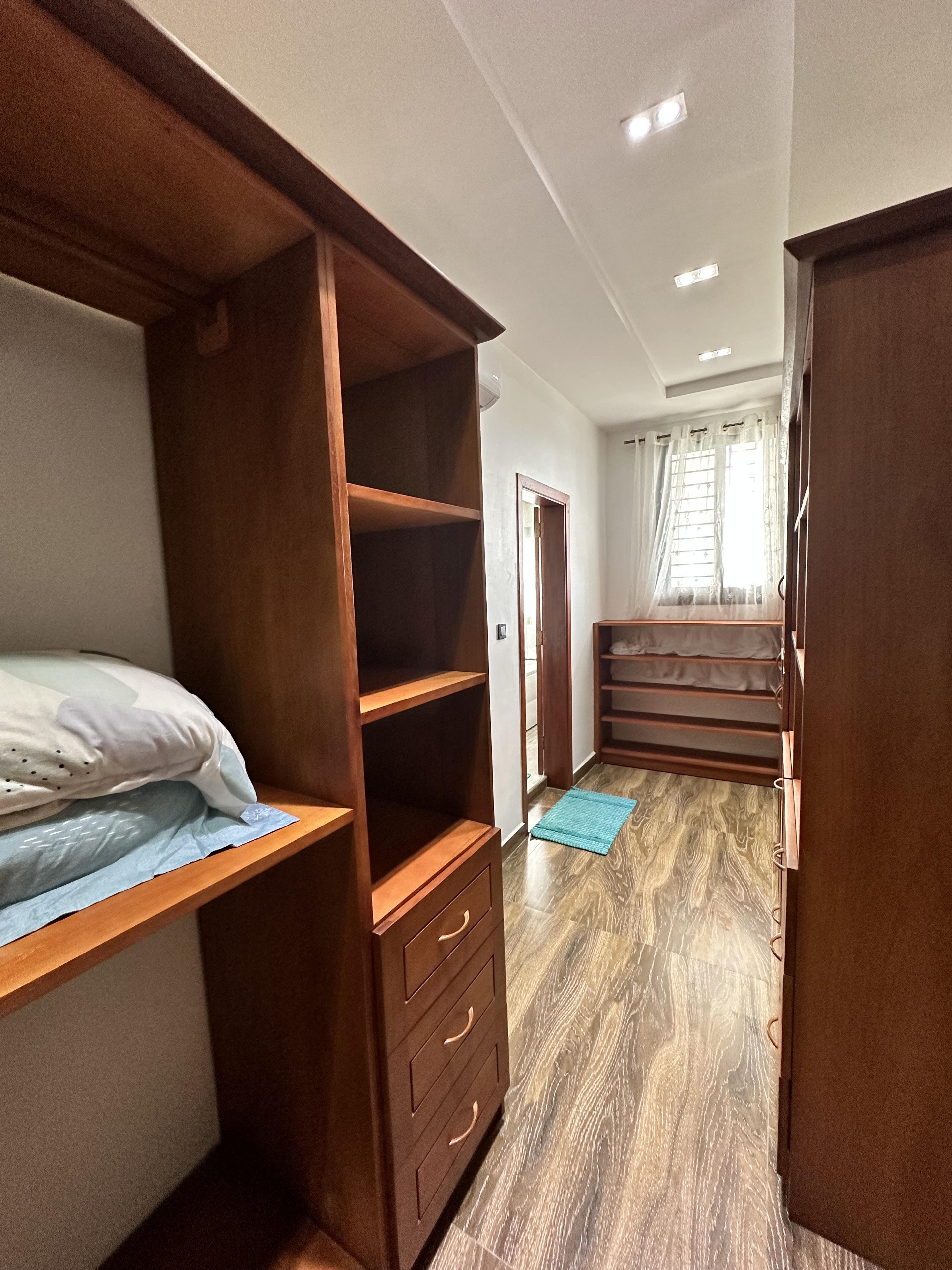 Complete suite bedroom layout