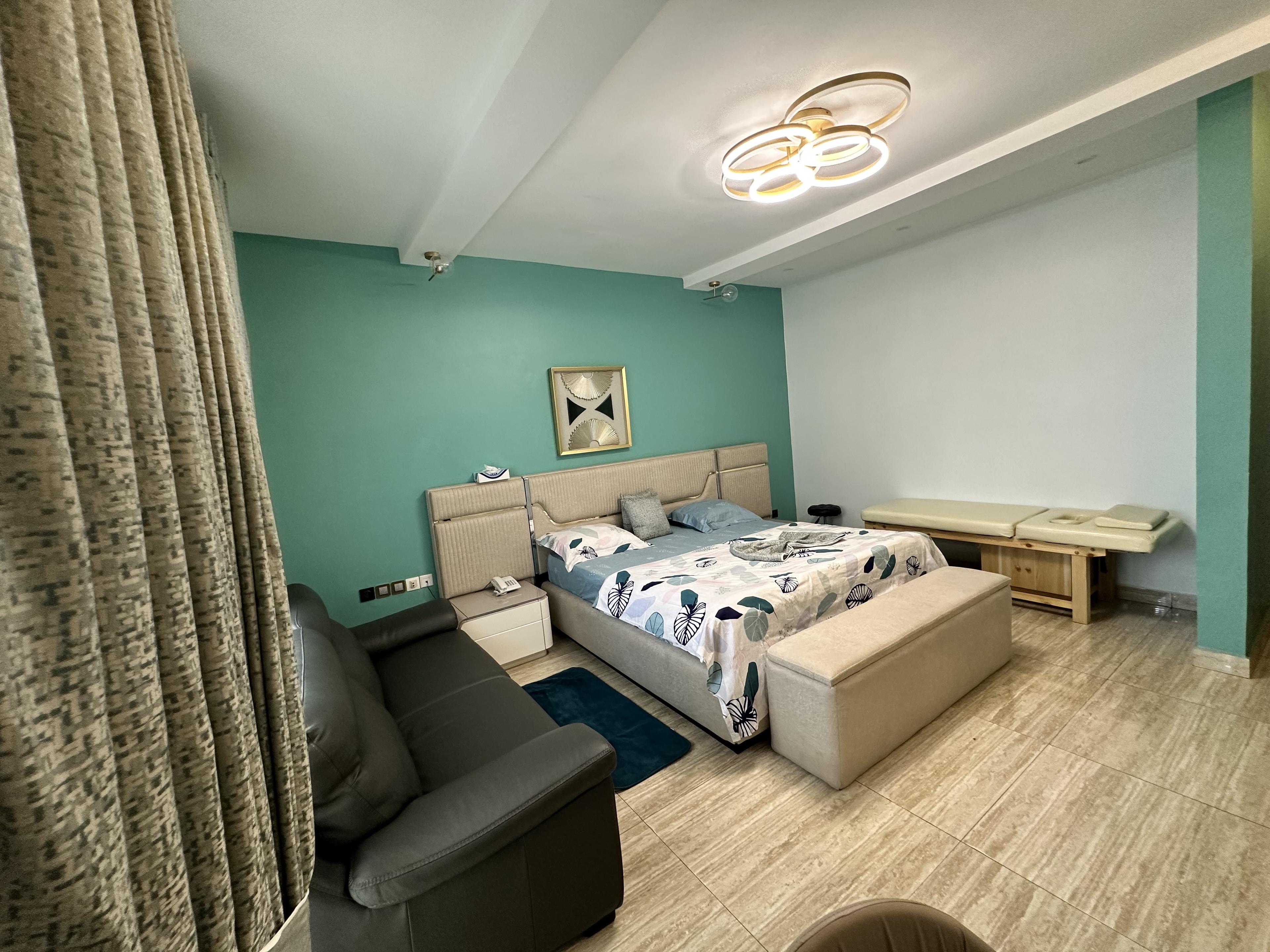 Luxury suite booking